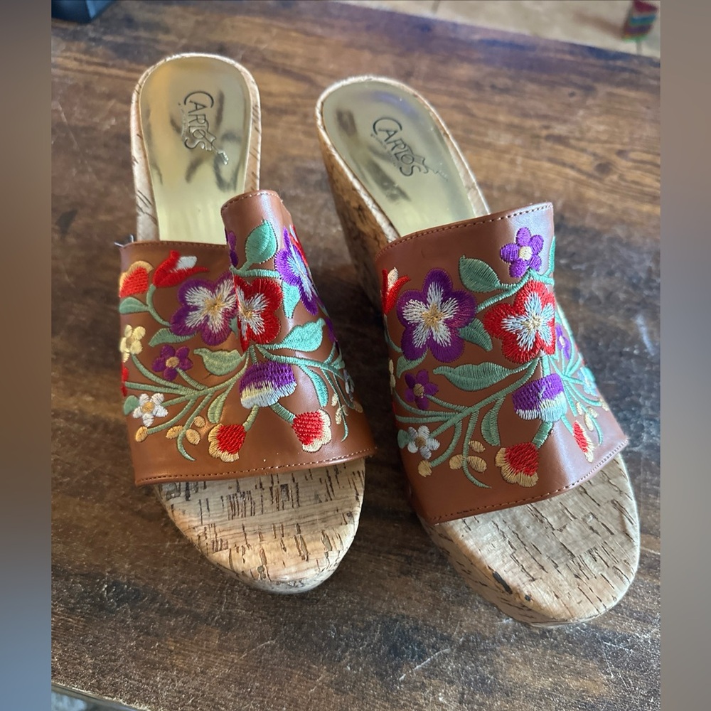 CARLOS SANTANA Slip-On Wedge Sandals Sz 9  Boho Comfy Embroidered Colorful Party